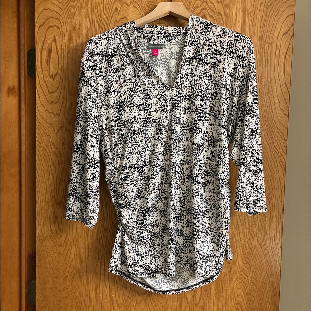 ♥️Vince Camuto XL Black and White Women's Top